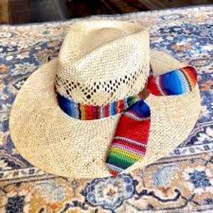 Charlie 1 fiesta hat …. Never worn! Beautiful!